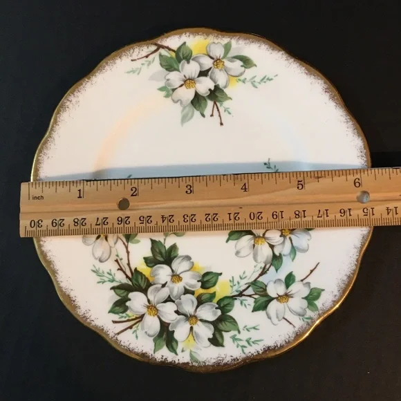 Royal Albert Bone China White Dogwood England 6 3/8" Flawless - Picture 2 of 5